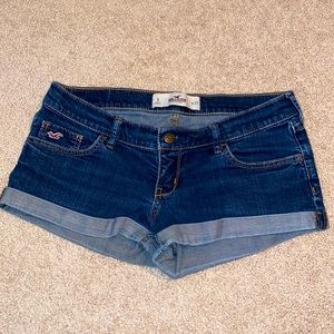 Hollister low rise jean shorts!